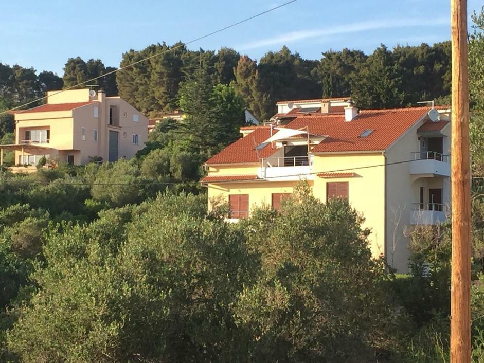 Apartment Petiva House Banjol